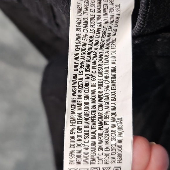 Forever 21 Mens black ripped jeans like new. Size 36 - Picture 10 of 10